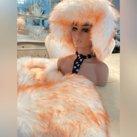 Faux fur Hat with matching Heart Bag - Picture 4 of 17